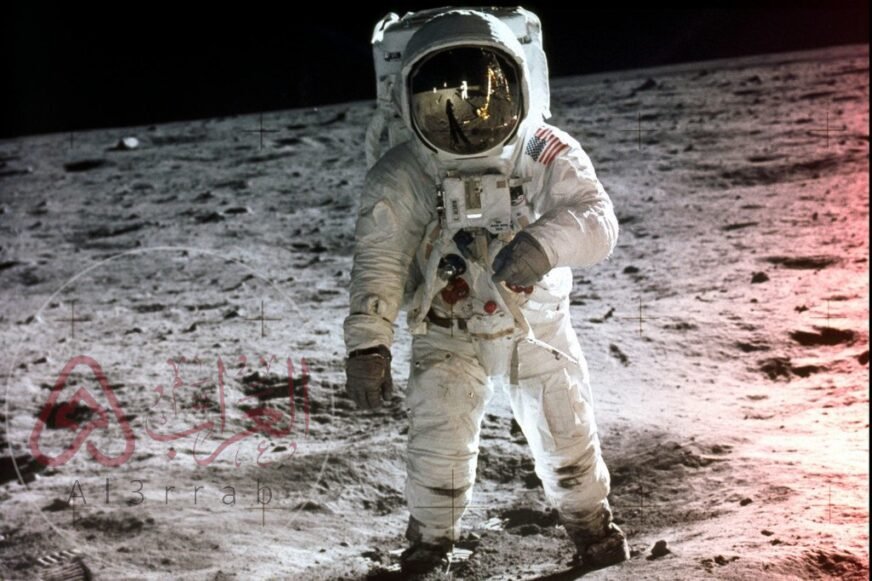 مساحة الجانب المضاء من القمر التي يمكن مشاهدتها من سطح الارض