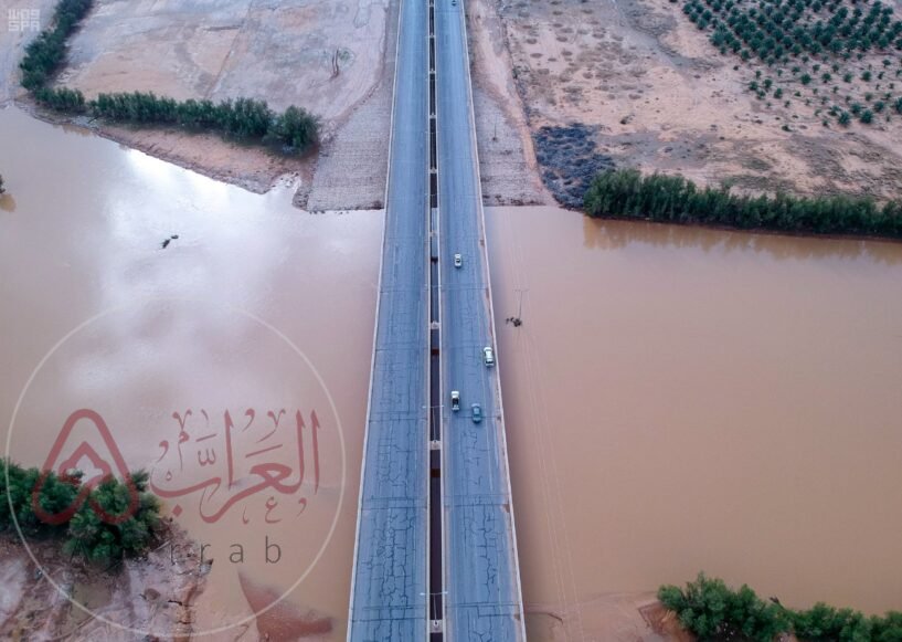 يمتد وادي الرمة في المنطقة