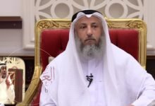 نهي النبي صل الله عليه وسلم في بداية الإسلام عن كتابة الحديث خشية اختلاطه بالقران.