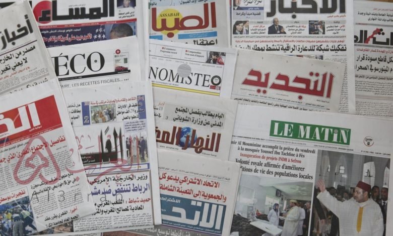 إجابة استخدم الفنان الخامات المختلفة