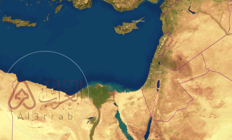 مسطح مائي اصغر من المحيط يفصل بين القارات ما هو؟