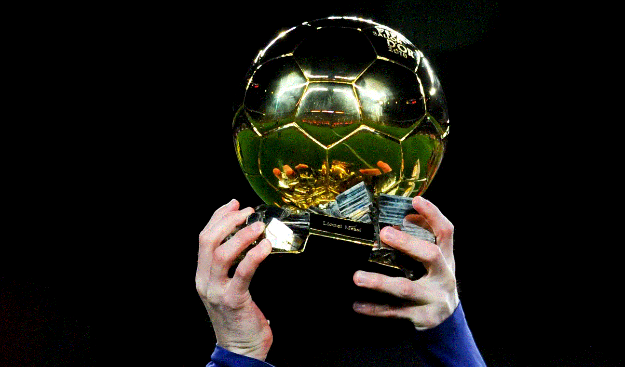 موعد حفل الكرة الذهبية 2023 بتوقيت الكويت والقنوات الناقلة