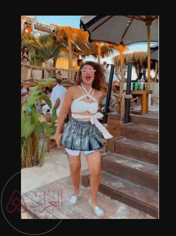 فيديو هيدي كرم ترقص بـ جيبة قصيرة تثير الجدل