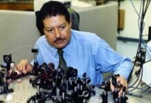 ماذا اخترع احمد زويل